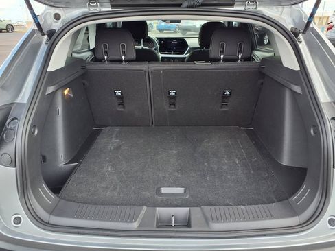 Used 2024 Chevrolet Trax LS w/ LS Convenience Package FWD image 10
