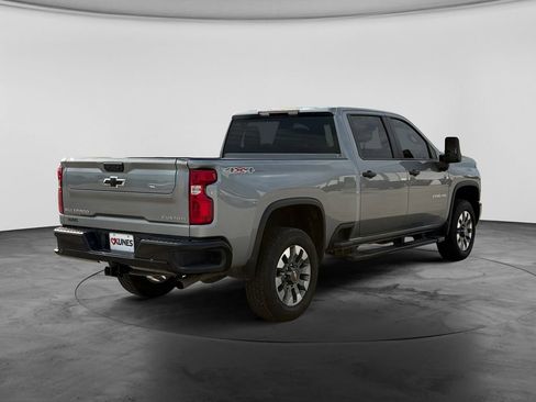 Used 2025 Chevrolet Silverado 2500 Custom w/ Custom Convenience Package AWD/4WD image 9
