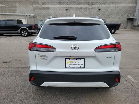 Used 2024 Toyota Corolla Cross XLE image 4