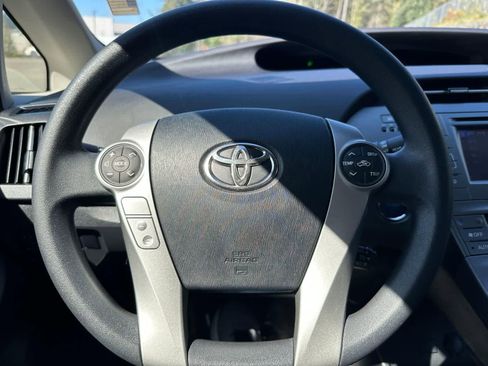 Used 2014 Toyota Prius Two FWD image 19
