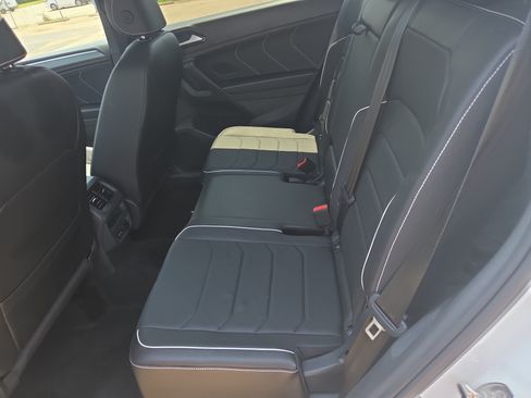 Used 2023 Volkswagen Tiguan SEL R-Line AWD/4WD image 7