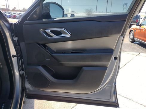 Used 2018 Land Rover Range Rover Velar S image 31