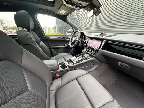 Used 2026 Porsche Macan Turbo AWD/4WD image 40