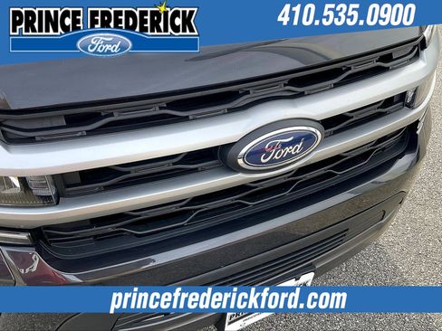 Used 2024 Ford Expedition XLT image 29