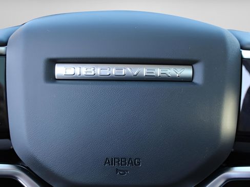 Used 2025 Land Rover Discovery Sport S image 23