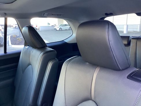 New 2026 Toyota Grand Highlander Platinum image 24