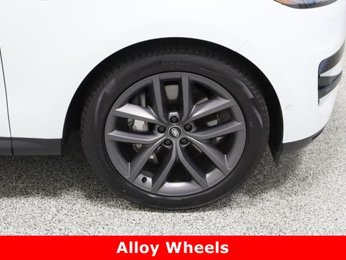 Used 2024 Land Rover Range Rover Sport SE image 5