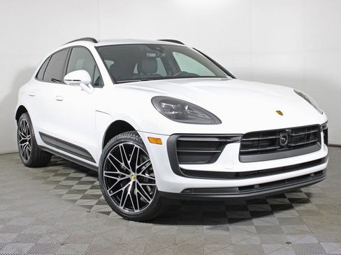 Certified 2026 Porsche Macan image 9