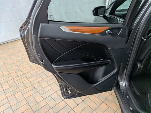 Used 2019 Lincoln MKC Select w/ Select Plus Package FWD image 21