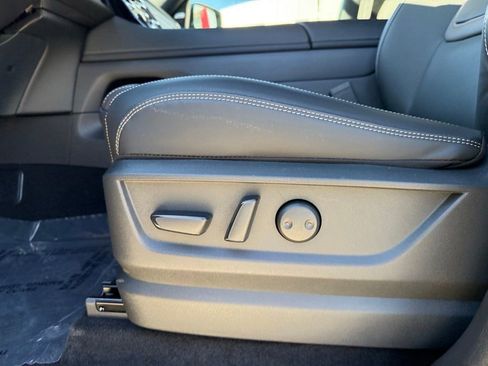 New 2025 Nissan Armada SL w/ Captain's Chari Seat Package image 14