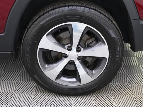 Used 2019 Jeep Cherokee Limited AWD/4WD image 20