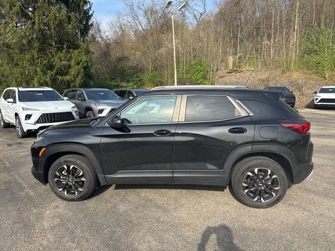 Used 2023 Chevrolet TrailBlazer LT w/ Convenience Package image 3