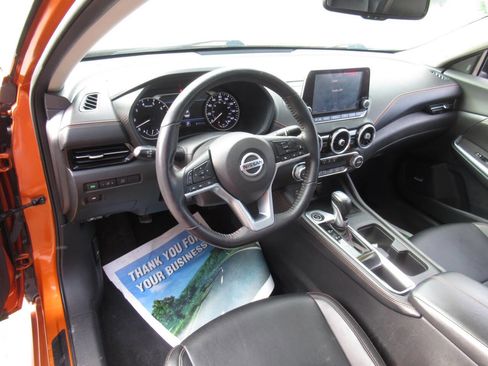 Used 2021 Nissan Sentra SR w/ SR Premium Package image 18