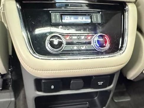Used 2021 Lincoln Navigator Reserve w/ Luxury Package AWD/4WD image 31