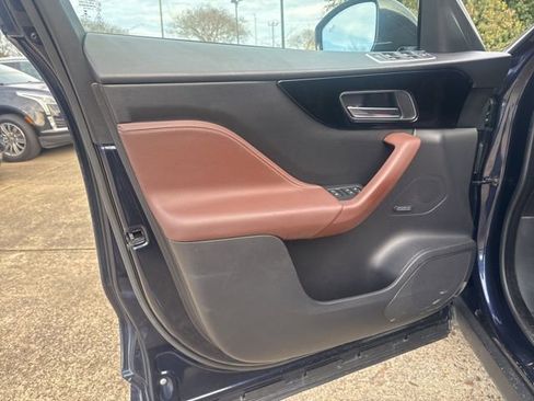 Used 2017 Jaguar F-PACE S image 21