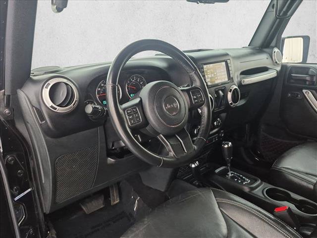 Used 2018 Jeep Wrangler Sahara w/ Connectivity Group AWD/4WD image 10