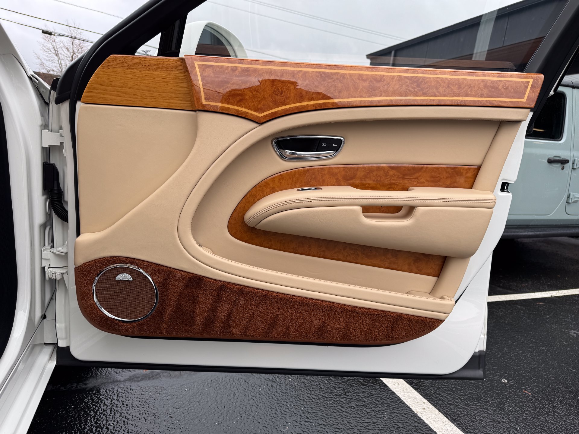 Used 2013 Bentley Mulsanne RWD image 70