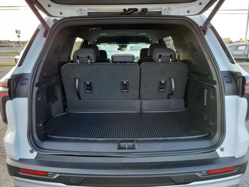 New 2025 Chevrolet Traverse LT w/ Enhanced Driving Package image 24