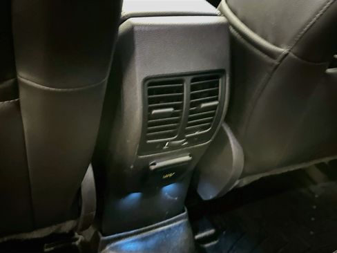 Used 2017 Ford Escape Titanium AWD/4WD image 28