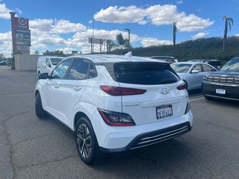 Certified 2023 Hyundai Kona SE image 6