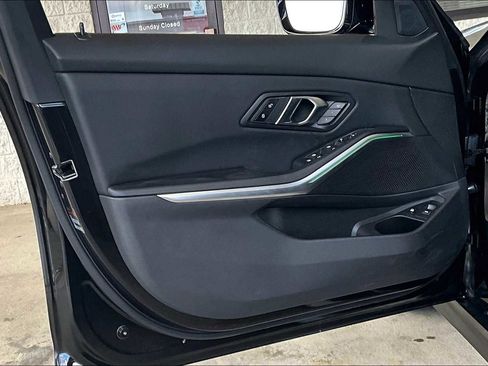 Used 2024 BMW 330e w/ Convenience Package image 21