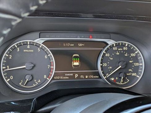 Used 2022 Nissan Pathfinder SV image 11