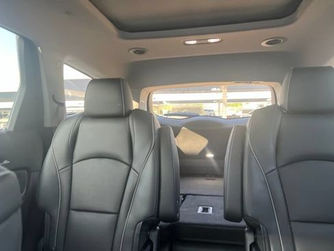 Used 2021 Buick Enclave Avenir FWD image 6
