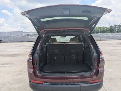 Used 2025 Jeep Grand Cherokee L Limited w/ Black Appearance Package image 7