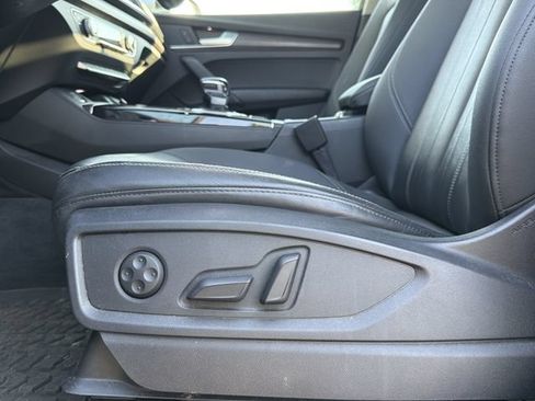 Used 2022 Audi Q5 2.0T Premium w/ Convenience Package AWD/4WD image 19
