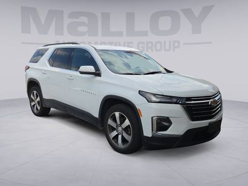 Used 2023 Chevrolet Traverse LT w/ LT Premium Package AWD/4WD image 7