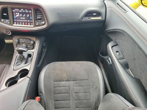 Used 2020 Dodge Challenger R/T image 17