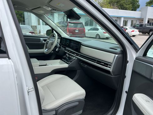 Used 2026 Hyundai Santa Fe SEL AWD/4WD image 13