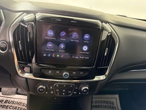 Used 2020 Chevrolet Traverse LT w/ Driver Confidence II Package image 35