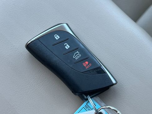 Used 2021 Lexus ES 300h Luxury w/ Accessory Package 2 image 31