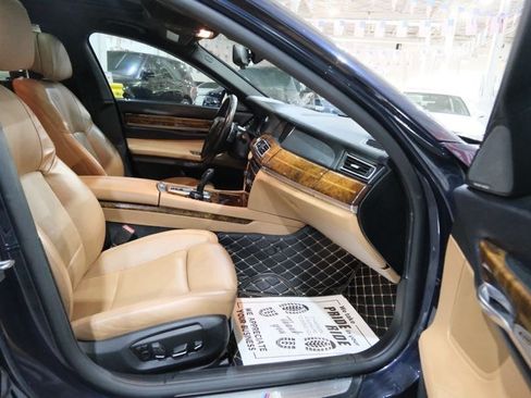 Used 2015 BMW 750Li xDrive AWD/4WD image 36