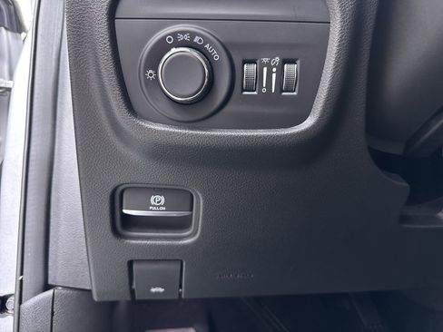 Used 2024 Jeep Grand Cherokee Altitude AWD/4WD image 29