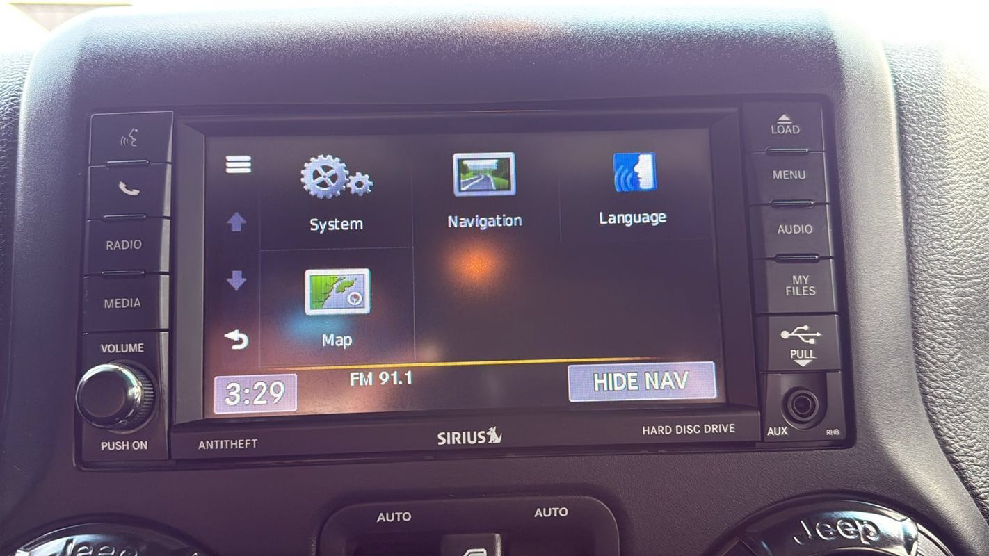 Used 2017 Jeep Wrangler Unlimited Rubicon AWD/4WD image 23