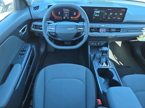 New 2026 Kia K4 LXS image 7