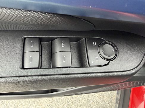 Used 2024 Chevrolet Equinox EV LT AWD/4WD image 27
