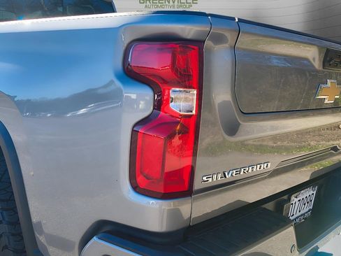 Used 2024 Chevrolet Silverado 2500 High Country w/ High Country Premium Package AWD/4WD image 5