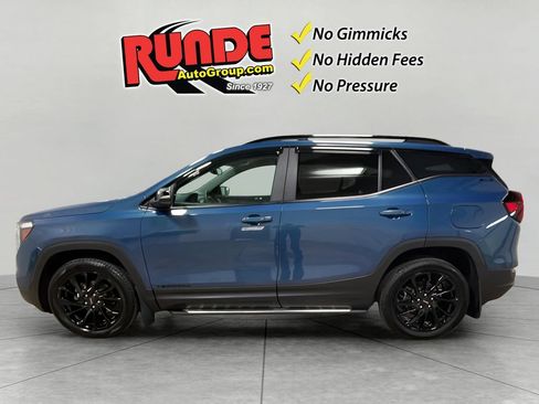 Used 2024 GMC Terrain SLE w/ Driver Convenience Package AWD/4WD image 3