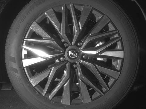 Used 2025 Nissan Altima 2.5 SV FWD image 16