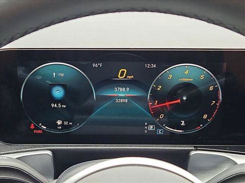 Used 2022 Mercedes-Benz GLB 250 image 11