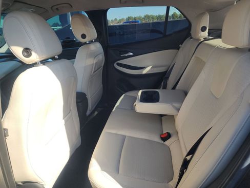 Used 2022 Buick Encore GX Select w/ Advanced Technology Package image 4