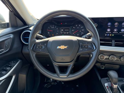 Used 2024 Chevrolet Trax LS FWD image 12
