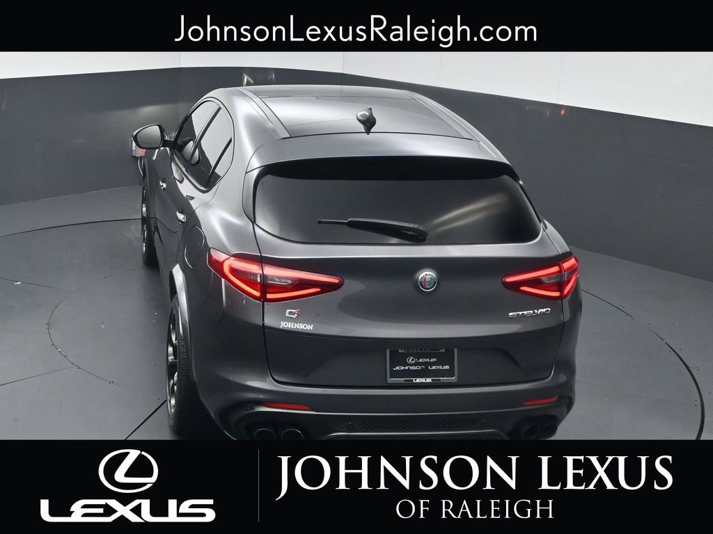 Used 2018 Alfa Romeo Stelvio Quadrifoglio w/ Driver Assist Dynamic Package AWD/4WD image 28
