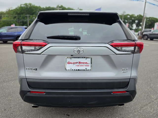 Used 2022 Toyota RAV4 XLE Premium AWD/4WD image 6