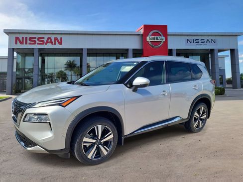Used 2022 Nissan Rogue Platinum w/ Head-Up Display Package AWD/4WD image 8
