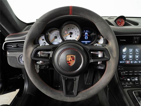 Certified 2018 Porsche 911 GT3 RWD image 9