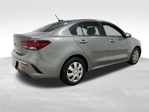 Used 2022 Kia Rio S image 4